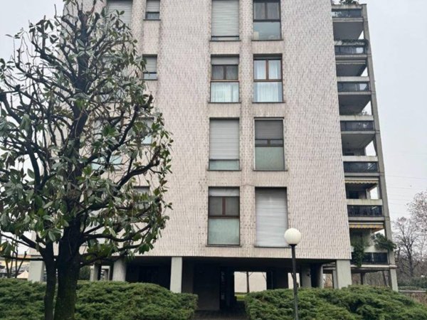 appartamento in vendita a Milano in zona Piazzale Lodi
