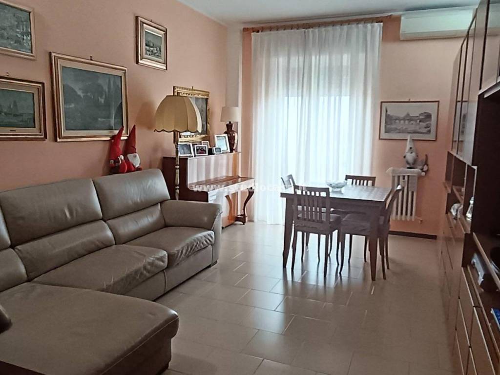 appartamento in vendita a Milano in zona Crescenzago