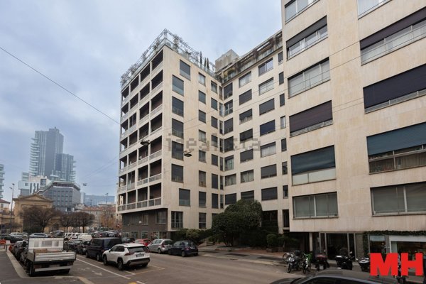 appartamento in vendita a Milano in zona Porta Nuova