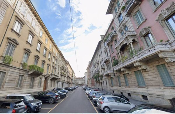 appartamento in vendita a Milano in zona Cadorna