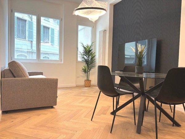 appartamento in vendita a Milano in zona Porta Nuova