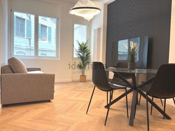 appartamento in vendita a Milano in zona Porta Nuova