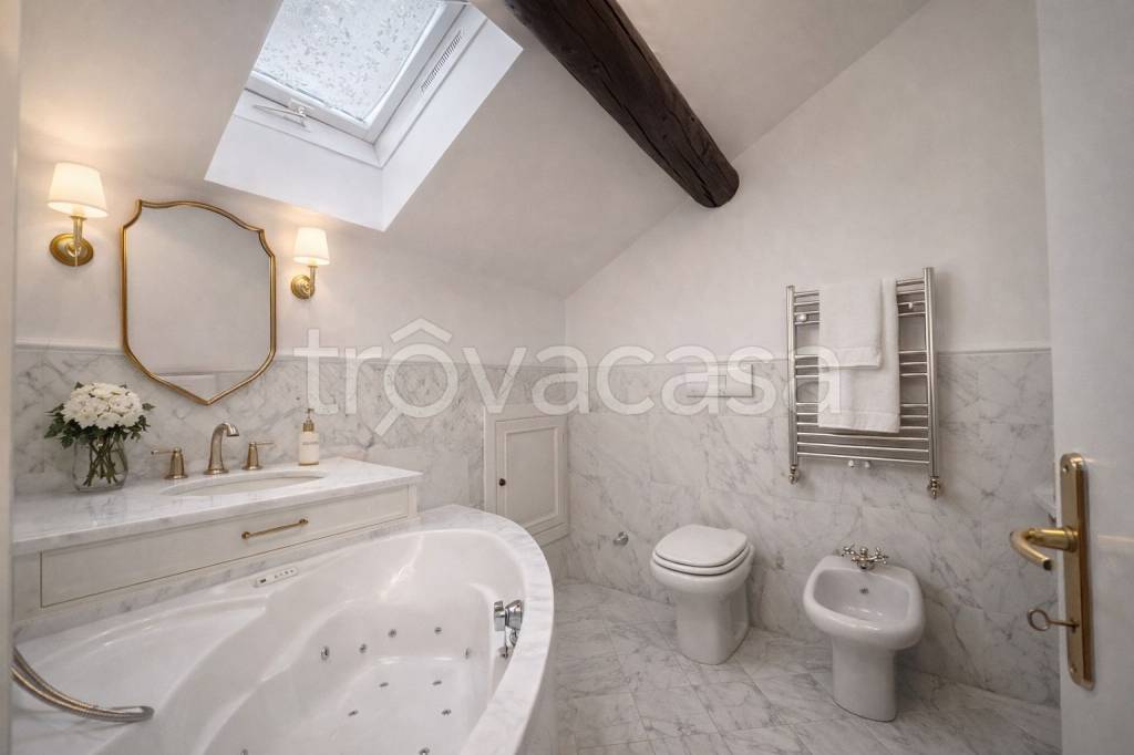 appartamento in vendita a Milano in zona Porta Garibaldi