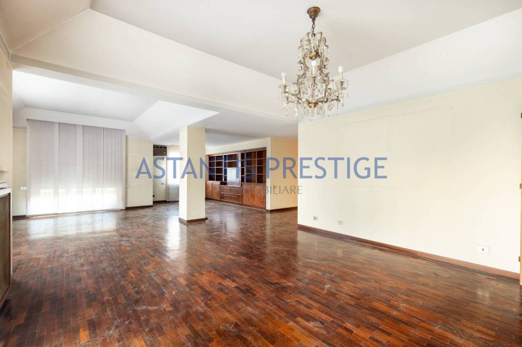 appartamento in vendita a Milano in zona Sempione