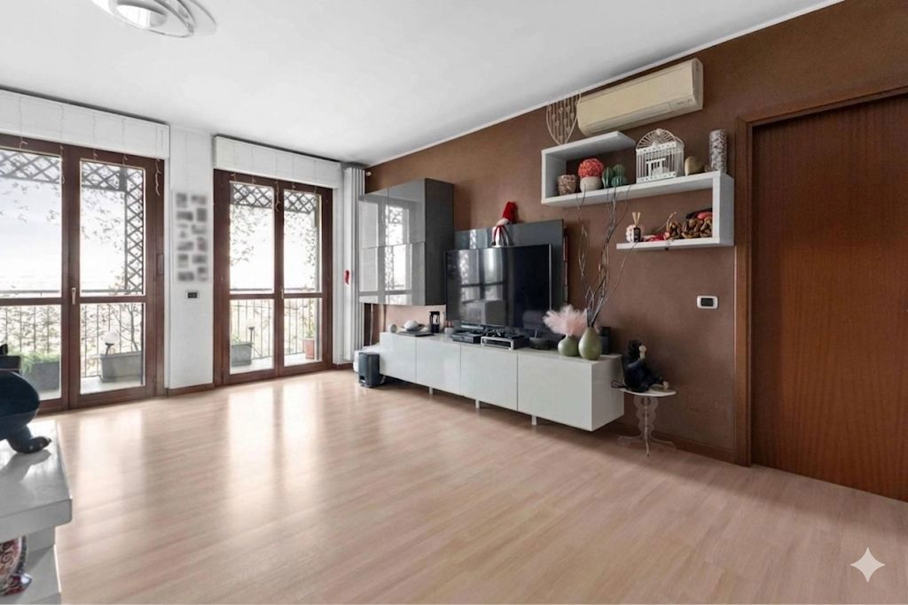 appartamento in vendita a Milano in zona Famagosta
