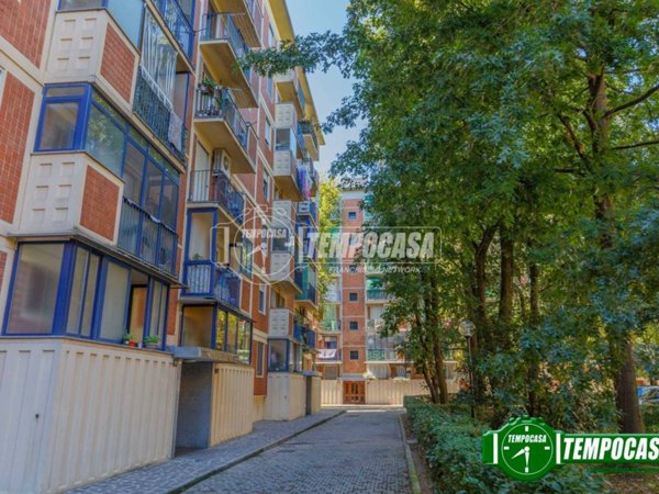 appartamento in vendita a Milano in zona Quartiere degli Olmi