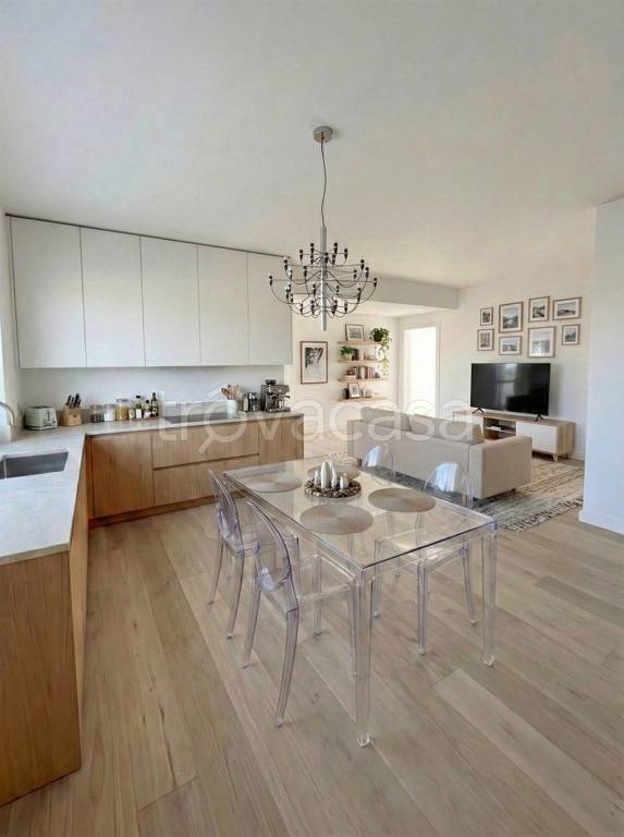 appartamento in vendita a Milano in zona Baggio