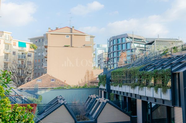appartamento in vendita a Milano in zona Isola