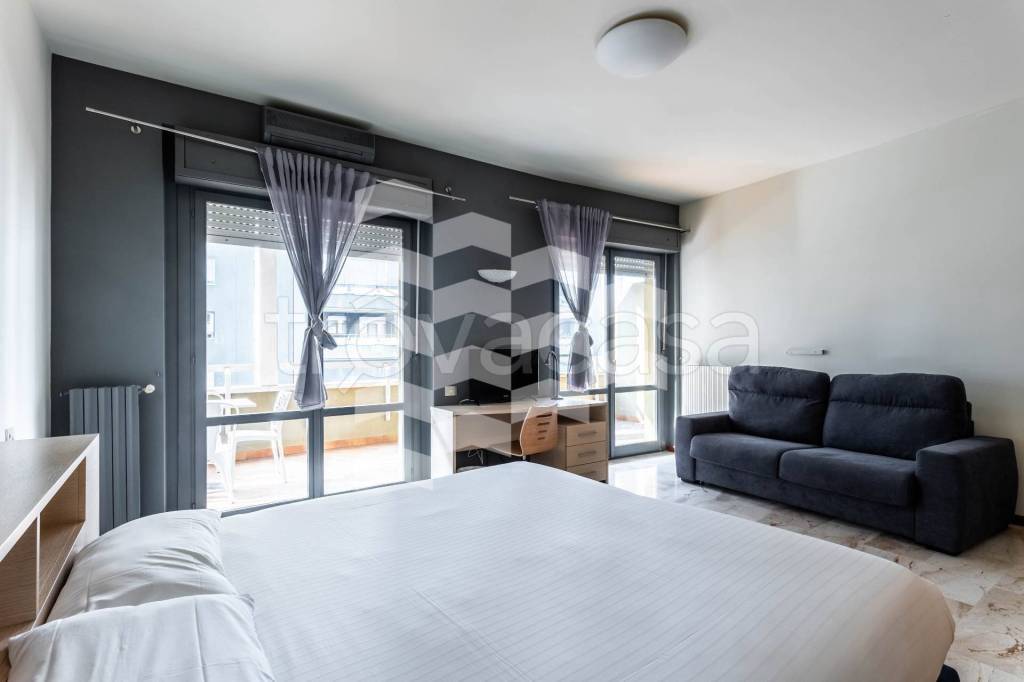 appartamento in vendita a Milano in zona Chiesa Rossa