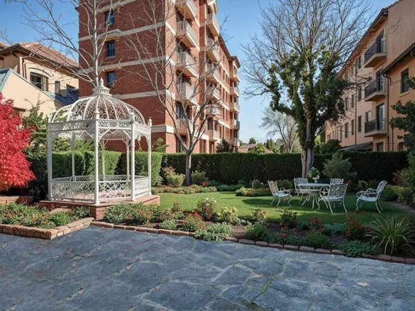 casa indipendente in vendita a Milano in zona Famagosta