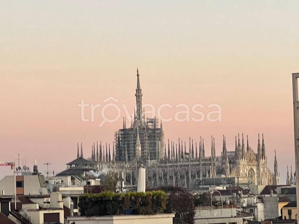 appartamento in vendita a Milano in zona Cadorna