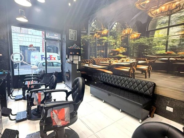 negozio in vendita a Milano in zona Centro Direzionale