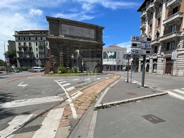 negozio in vendita a Milano in zona Porta Romana