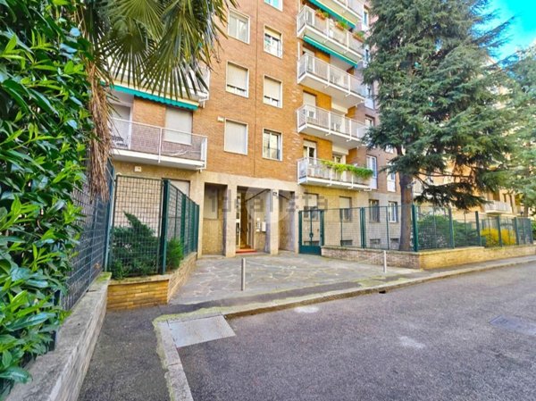 appartamento in vendita a Milano in zona Niguarda