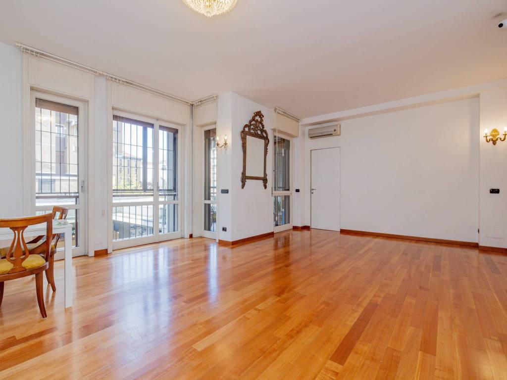 appartamento in vendita a Milano in zona Solari