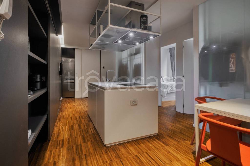 appartamento in vendita a Milano in zona Isola