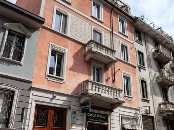 intera palazzina in vendita a Milano in zona Città Studi