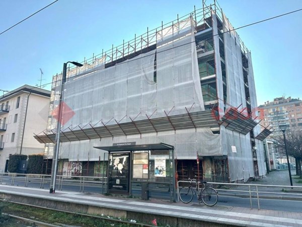 negozio in vendita a Milano in zona Vigentino