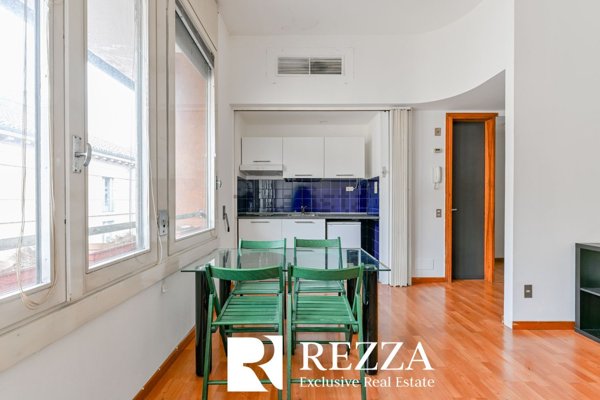 appartamento in vendita a Milano in zona Porta Nuova