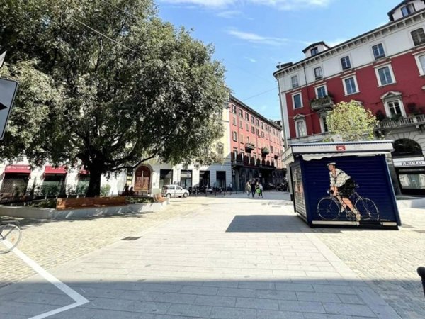 appartamento in vendita a Milano in zona Porta Nuova