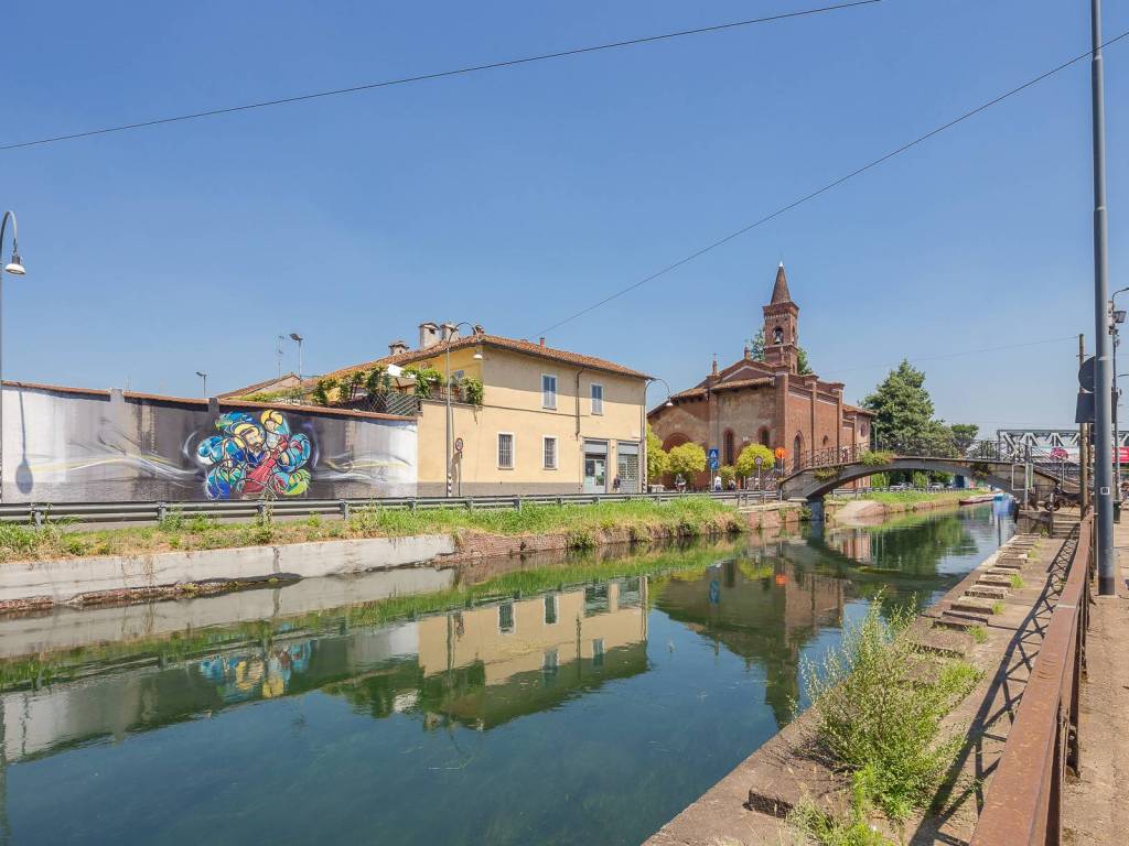 ufficio in vendita a Milano in zona Famagosta