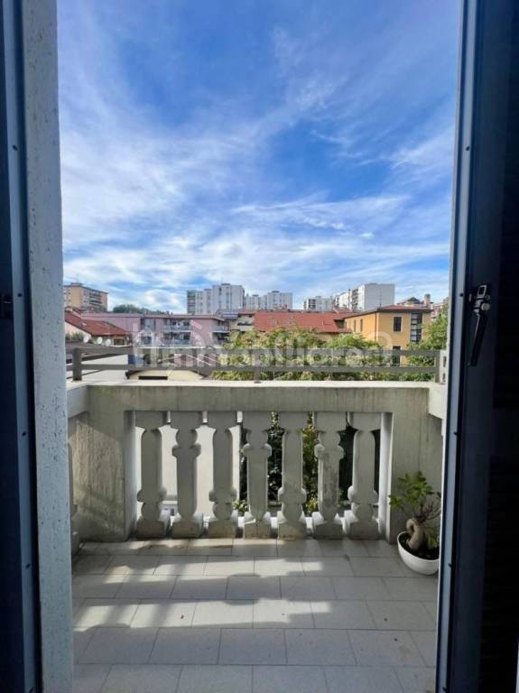 appartamento in vendita a Milano in zona Dergano