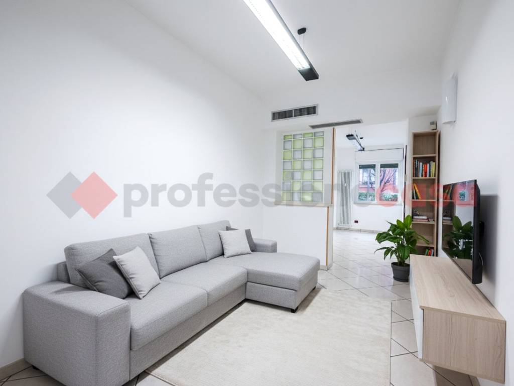 appartamento in vendita a Milano in zona Baggio