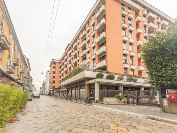 appartamento in vendita a Milano in zona Porta Nuova