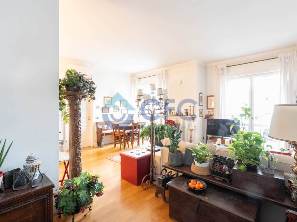 appartamento in vendita a Milano in zona Città Studi