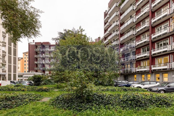 ufficio in vendita a Milano in zona Porta Romana