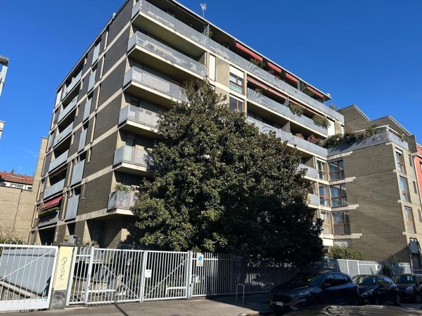 appartamento in vendita a Milano in zona Isola