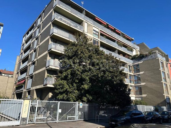 appartamento in vendita a Milano in zona Isola