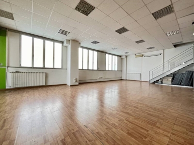 appartamento in vendita a Milano in zona Lorenteggio