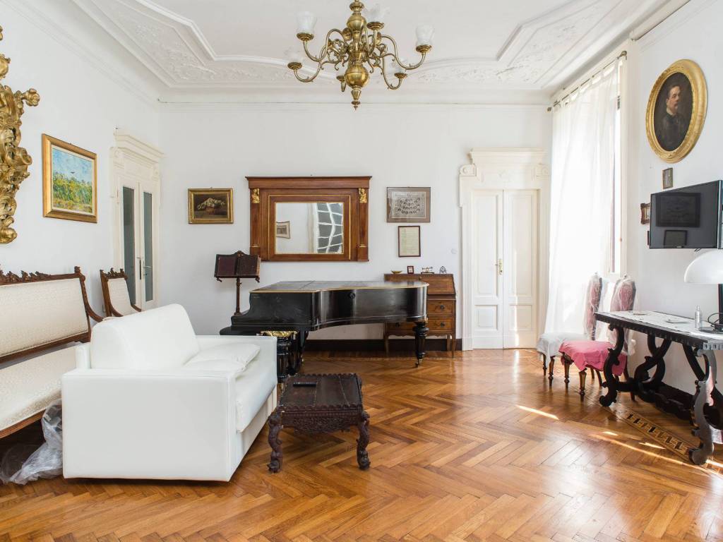 appartamento in vendita a Milano in zona Porta Venezia