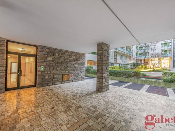 appartamento in vendita a Milano in zona Piazzale Lodi