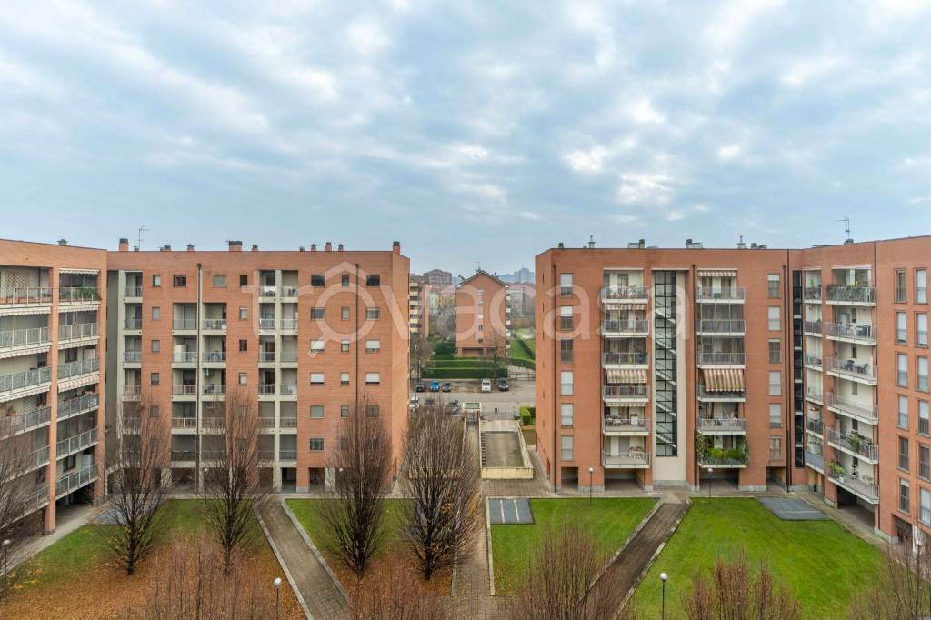 appartamento in vendita a Milano in zona Famagosta