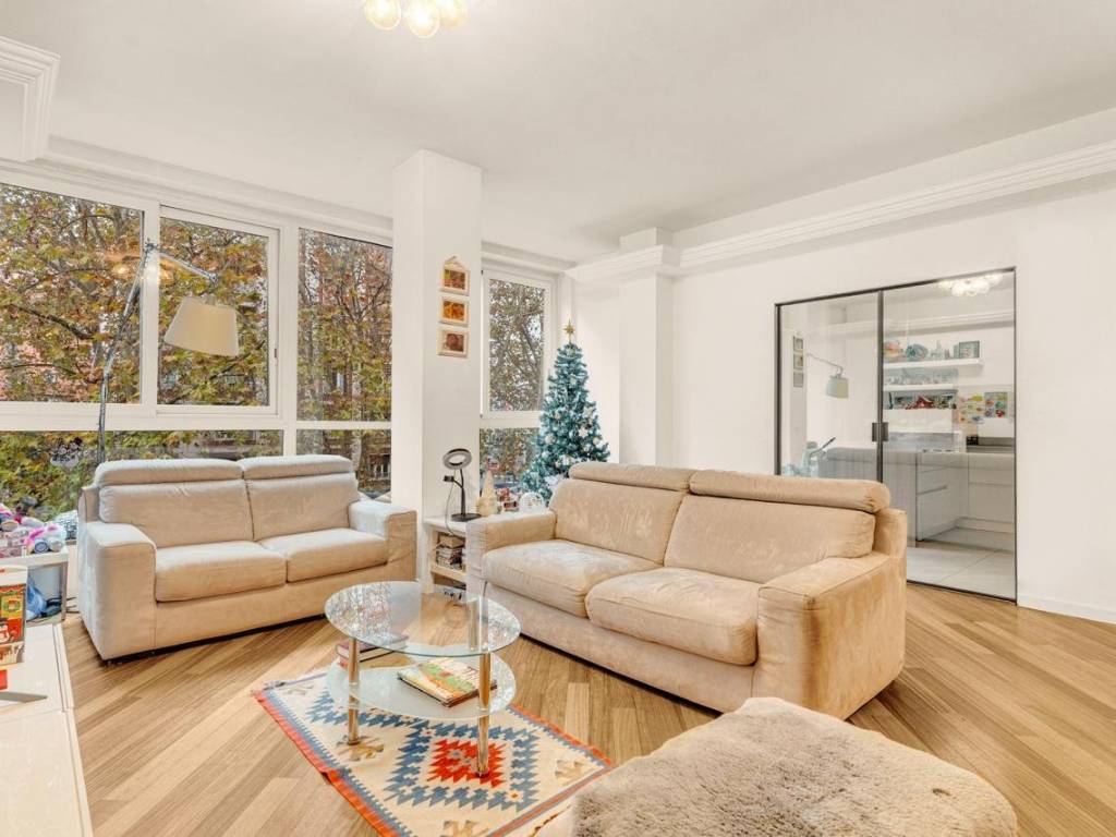 appartamento in vendita a Milano in zona Città Studi