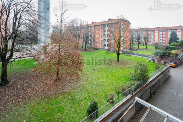 appartamento in vendita a Milano in zona Forlanini