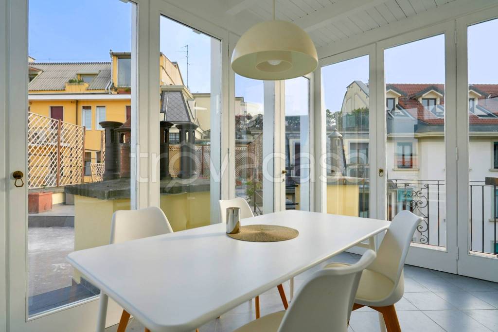 appartamento in vendita a Milano in zona Guastalla