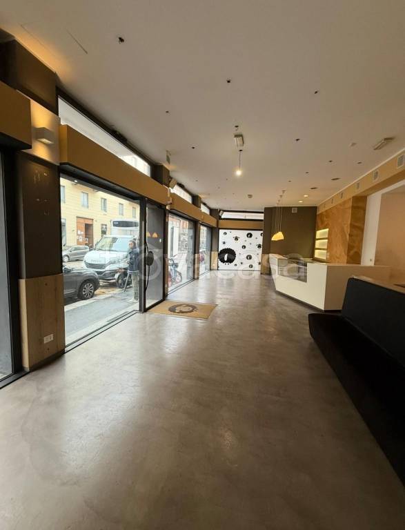 negozio in vendita a Milano in zona Bocconi