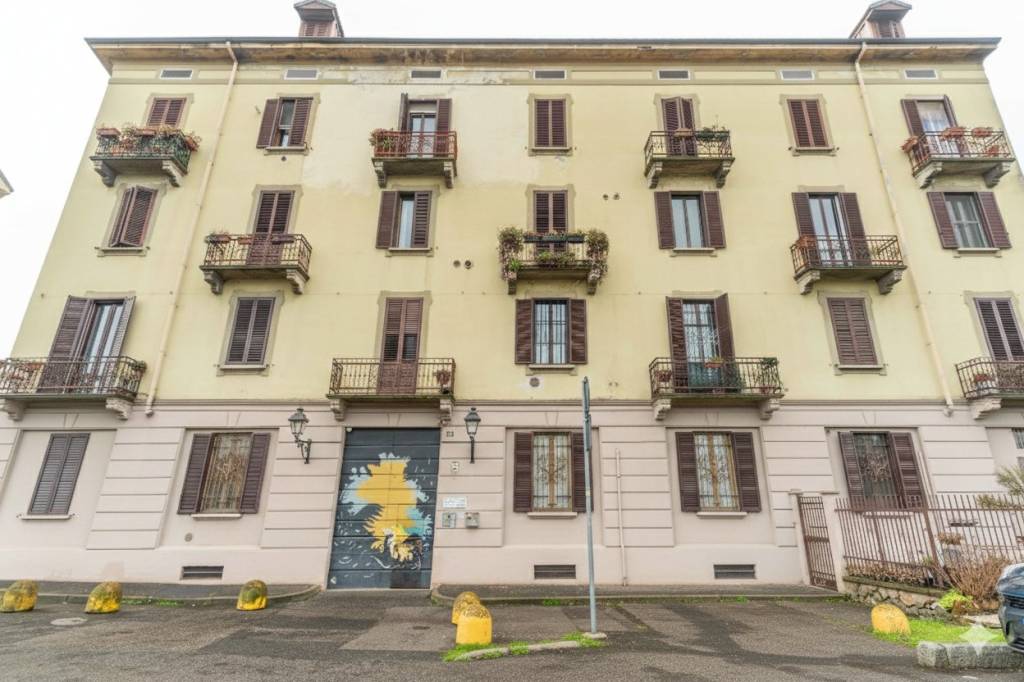 appartamento in vendita a Milano in zona Chiesa Rossa