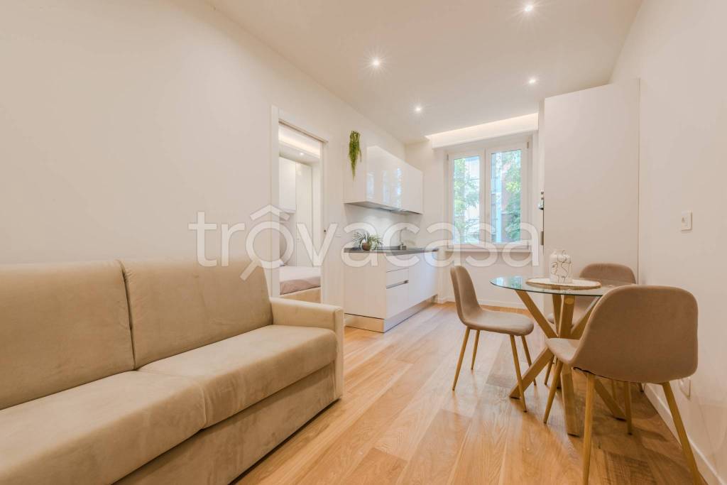 appartamento in vendita a Milano in zona Sempione