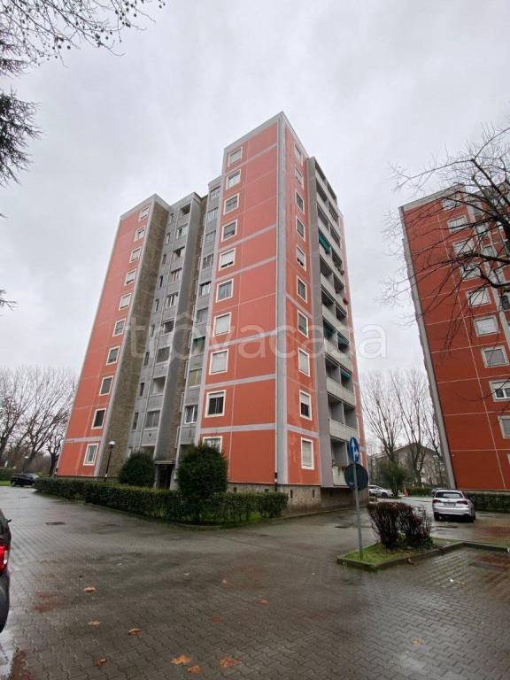 appartamento in vendita a Milano in zona Baggio