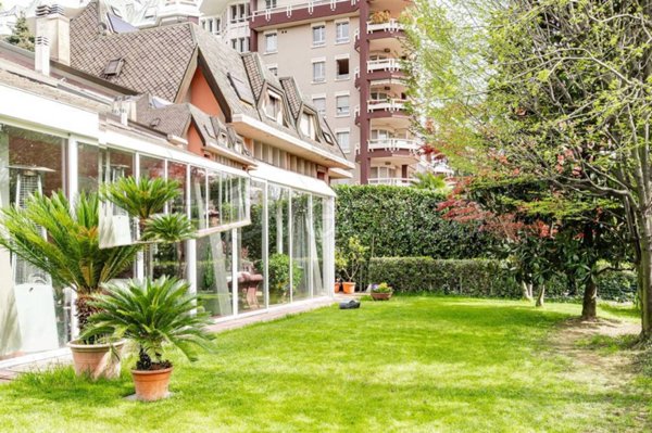 casa indipendente in vendita a Milano in zona Gallaratese