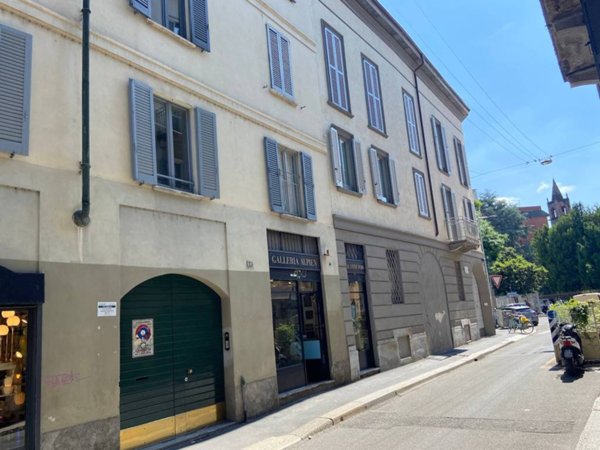 appartamento in vendita a Milano in zona Sant'Ambrogio