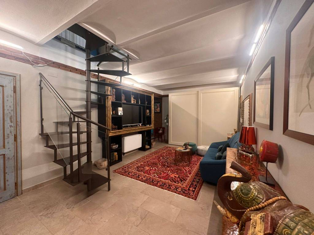 appartamento in vendita a Milano in zona Solari