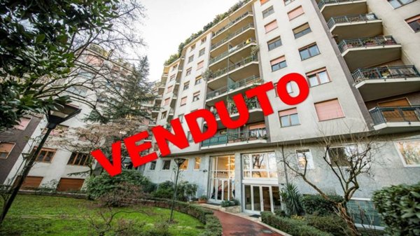 appartamento in vendita a Milano in zona Cinque Giornate