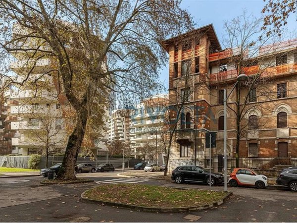 appartamento in vendita a Milano in zona Sempione