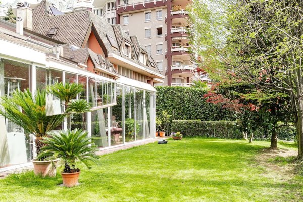 casa indipendente in vendita a Milano in zona San Siro