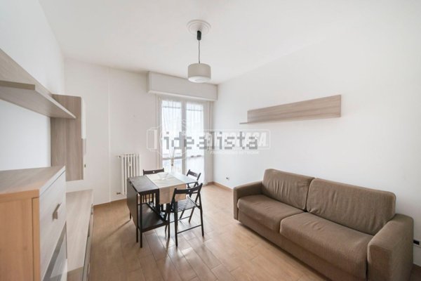 appartamento in vendita a Milano in zona Lorenteggio